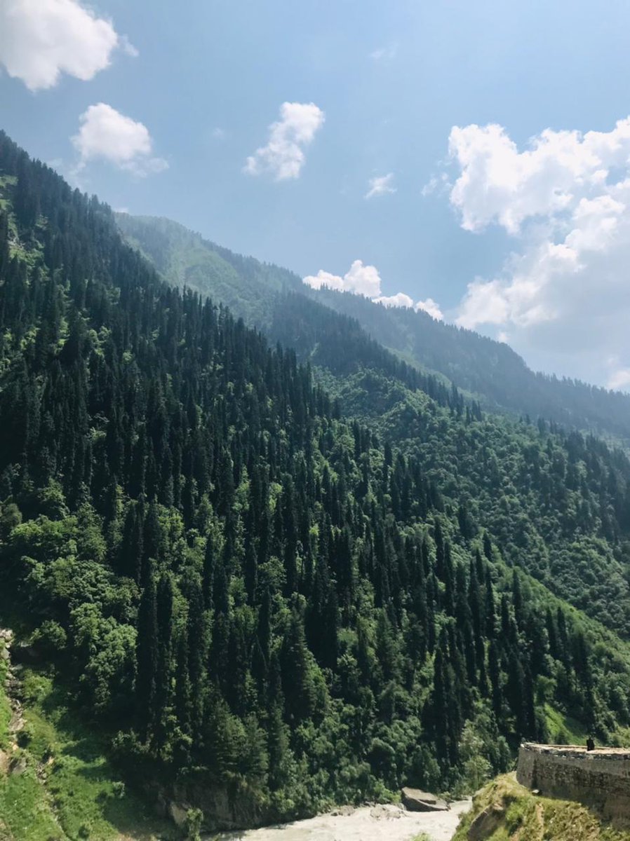 RimshaRajput123's tweet photo. Kashmir ⛰️❤️ https://t.co/KyNT3INJi3
