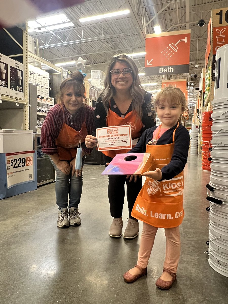 Kids work shop @Springvalley <a href="/loisl97/">tonya h</a> <a href="/CornishaJeffery/">Cornisha Jeffery</a> <a href="/MejutoAllen/">Allen Mejuto</a> <a href="/ChinyereThd/">ChinyereTHD</a> Our future 😍