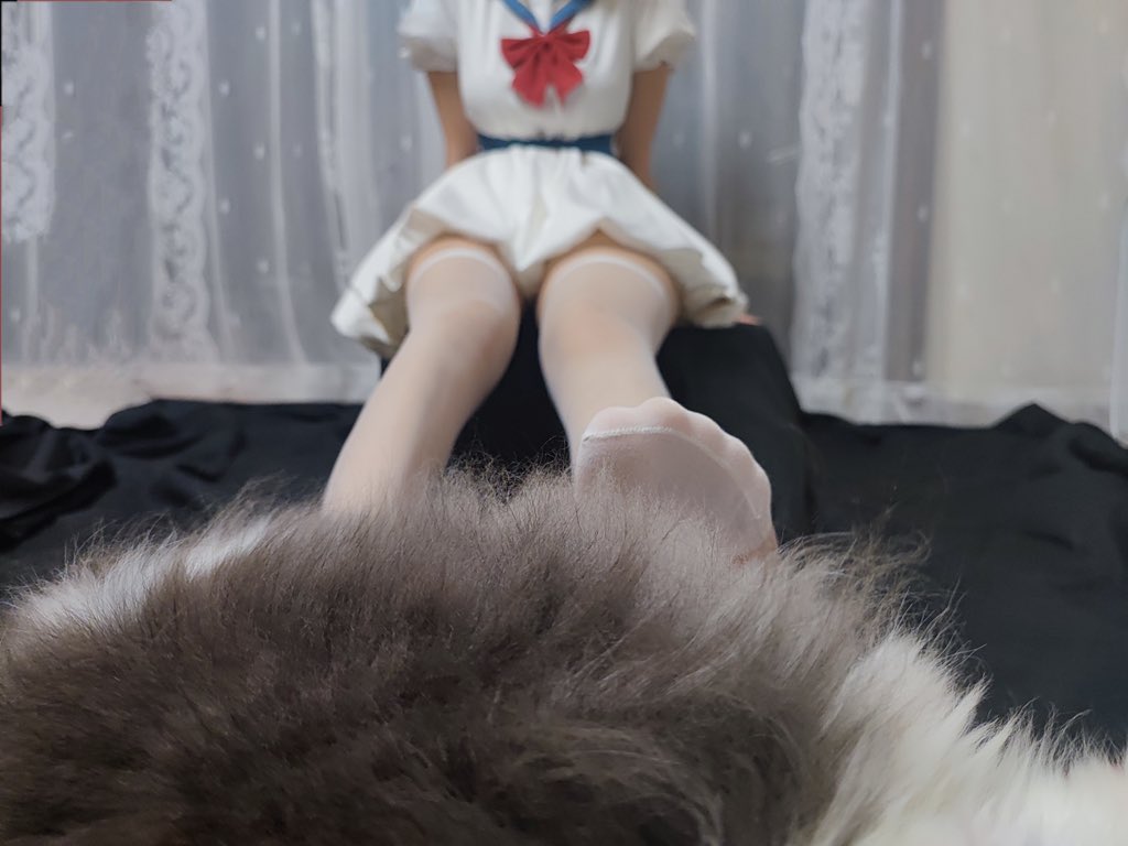 CameraM37109123's tweet photo. 粑粑的🦶好白👍 https://t.co/z8EQWi84qK