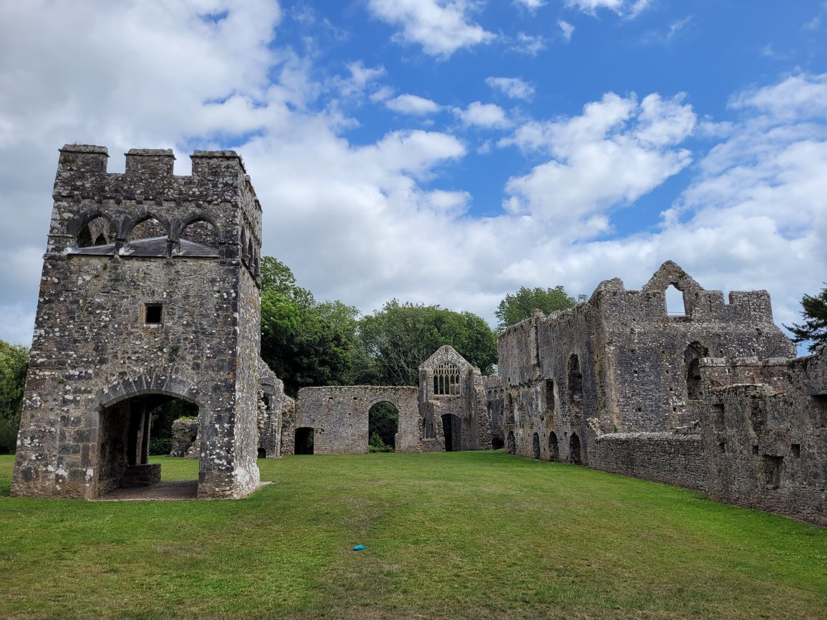 Simon John tweet media