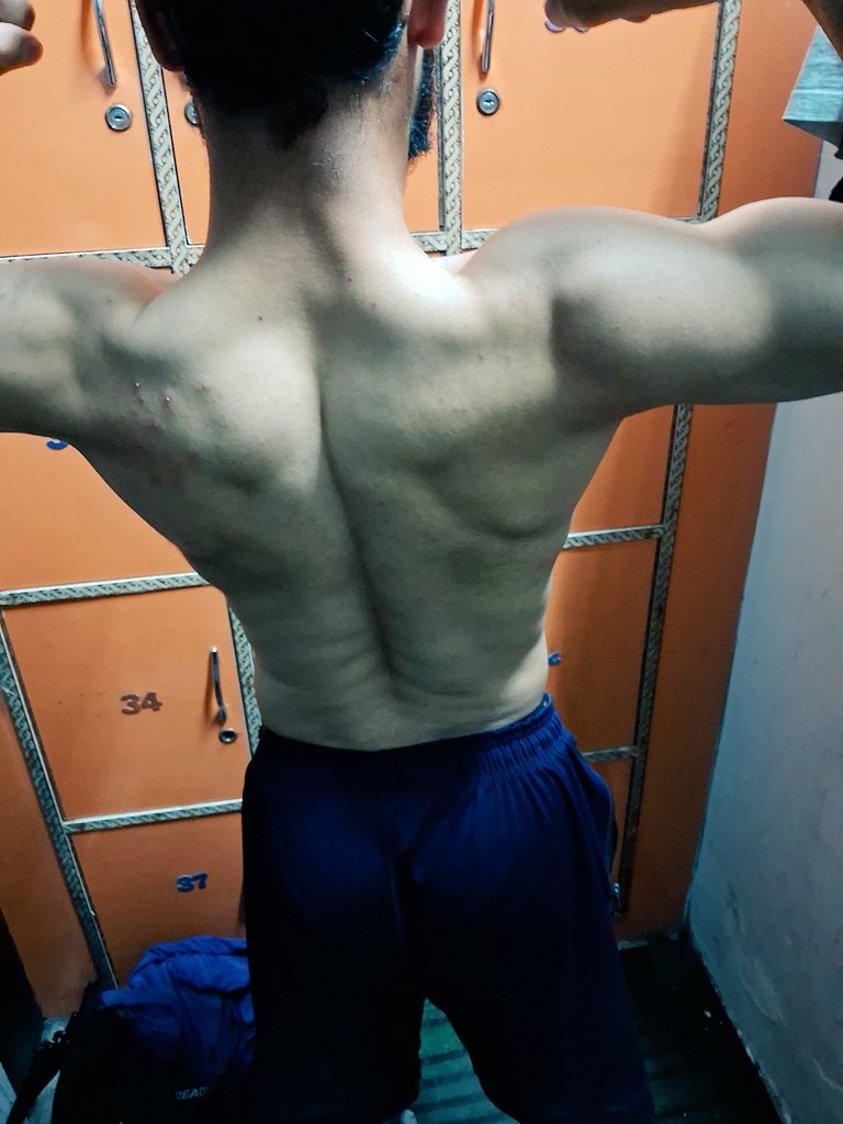 danishmoona's tweet photo. Keep your squats low and your standard high..
#gymbody #instagramdown #post #Kashmir #twiter https://t.co/vfmfJpUqbD