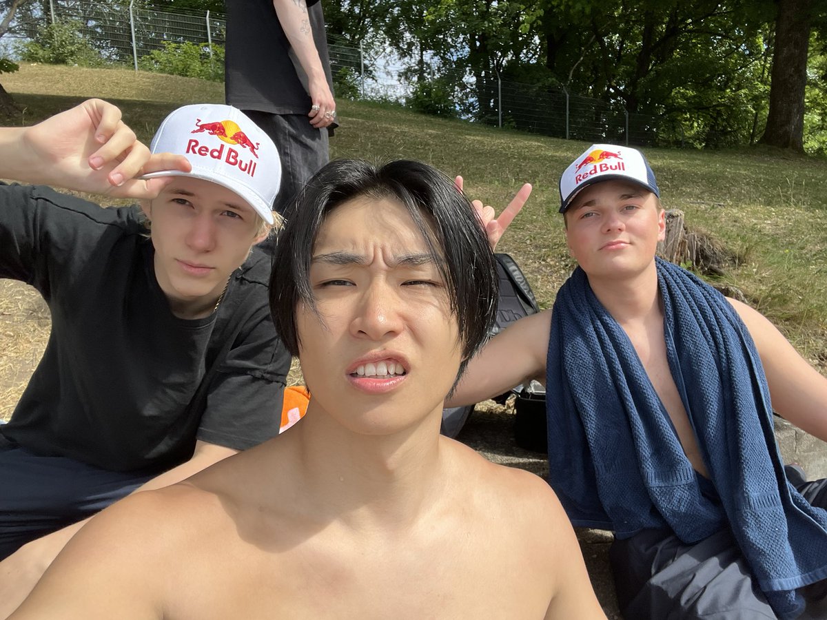 00minikim's tweet photo. Some iPhone moments from tomorrow’s vlog 💦 #00squad 8PM (CEST) ‼️ LesssGooo🍿🍿 https://t.co/vjFCRZvA6U