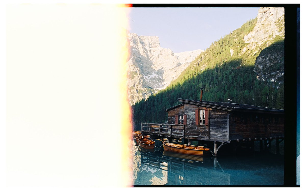 imnotreallyleon's tweet photo. I almost had a heart attack when I got the scans from this roll of ektar 100 back, luckily I took two shots 🥵 https://t.co/e96PXjkuPn