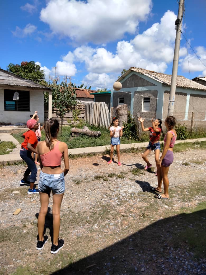 ILospalacios's tweet photo. Seguimos difrutando del inicio del #VeranoConAmor en el poblado de San Diego de los baños en el municipio #LosPalacios #PinardelRío zona vulnerable del plan turquino actividades recreativas. 
#70Moncada 
#ConTodosLaVictoria @AlieskyPita @CMontiller https://t.co/uBDvwV5VfA