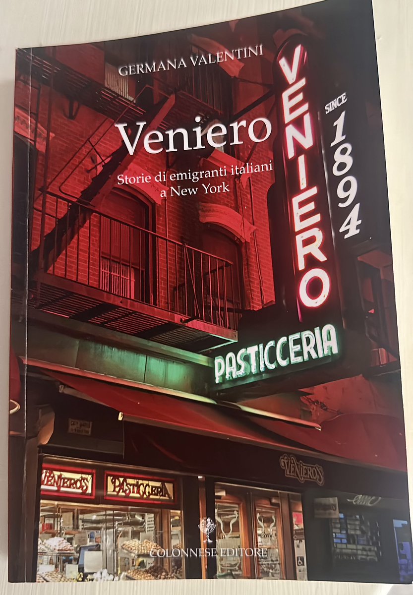 Germana76's tweet photo. Il mio primo libro… ❤️

#venieros #newyork #newyorkcity #ilovenewyork #book #booklover #italoamericano #italianamerican #italianamericans #italianamericanfood #italianamericanheritage #italianamericanhistory https://t.co/HKHunQrTr1