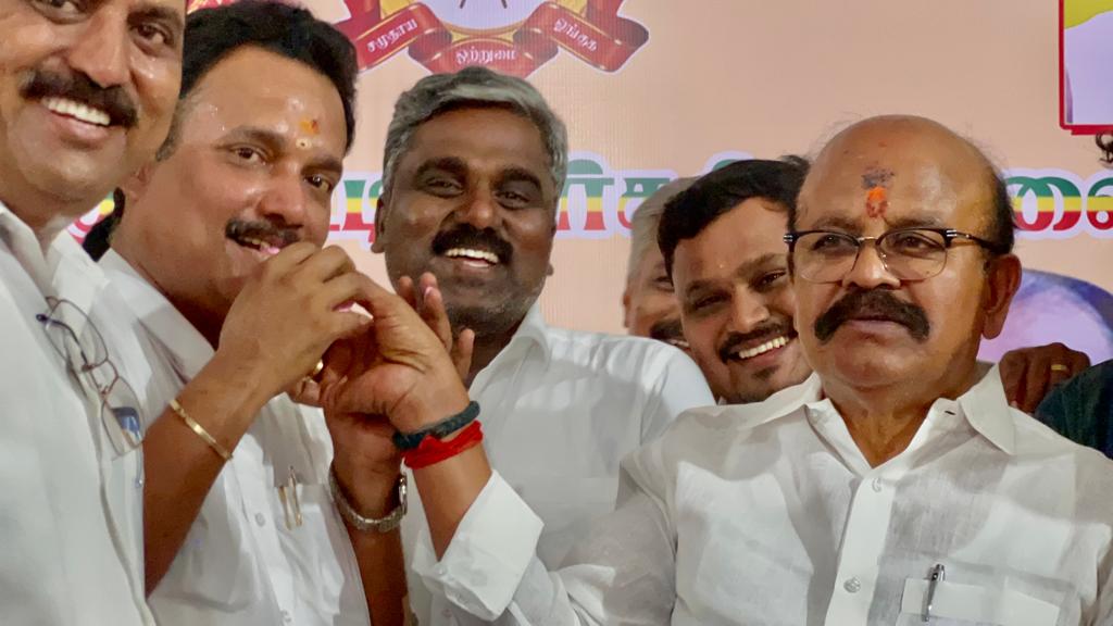 nca_chettiar's tweet photo. இன்று பொள்ளாச்சியில் நமது பேரவை நிறுவனத் தலைவர் உயர்திரு @Mishra_Chettiar அவர்கள் தலைமையில் 
மாண்புமிகு, தமிழக முன்னாள் சபாநாயகர் உயர்திரு பொள்ளாச்சி @PollachiJ அவர்களின் பிறந்தநாள் விழா கொண்டாடப்பட்டது🇨🇬🦁👑 https://t.co/7SPHfFMH1z