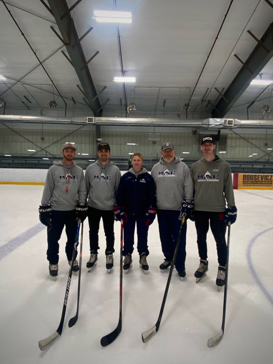 CaseyBoone19's tweet photo. A great two weeks of camp up in Burlington means weโre entering the best time of year! #MACGroup #macgoaltending https://t.co/49ymBZGV3Z