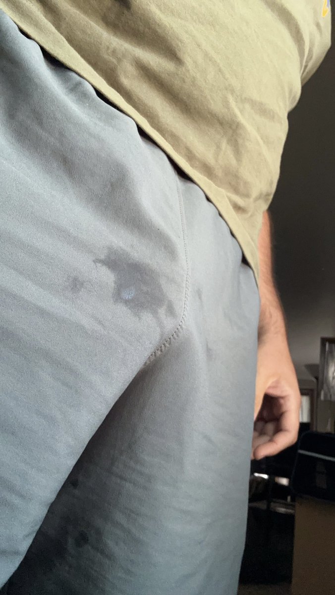 iazaddy's tweet photo. Help I’m leaking https://t.co/1GkfDLT7rs