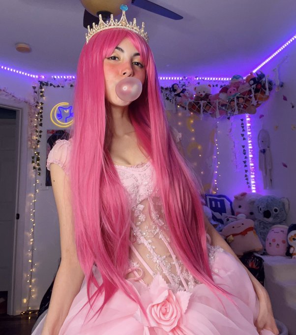 🍬🍭I'll chew you up and I'll spit you out 'Cause that's what young love is all about So pull me closer<a href="/tag/cosplay"class="tags"><span>#cosplay</span></a><a href="/tag/adventuretime"class="tags"><span>#adventuretime</span></a><a href="/tag/princessbubblegum"class="tags"><span>#princessbubblegum</span></a>