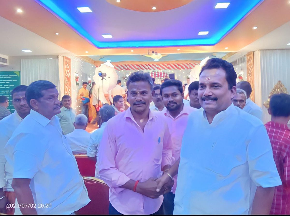 nca_chettiar's tweet photo. இன்று திருச்சியில் நமது பேரவை உயர்மட்ட ஆட்சி மன்ற குழு உறுப்பினர் சுப்ரமணி செட்டியார் இல்ல நிச்சயதார்த்த விழாவில் நமது பேரவை நிறுவனத் தலைவர் உயர்திரு.PLA.ஜெகநாத்மிஸ்ரா செட்டியார் அவர்கள் கலந்து கொண்டு மணமக்களை வாழ்த்தி ஆசீர்வதித்தார்💐💐💐💐 https://t.co/tlwLWCKMwc
