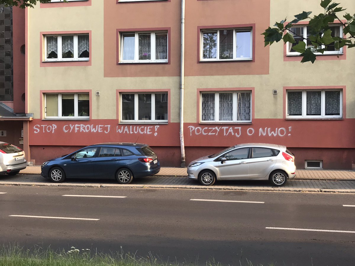 W jakich sklepach/marketach spotkali się już z przyjmowaniem tylko płatności bezgotówkowej ?