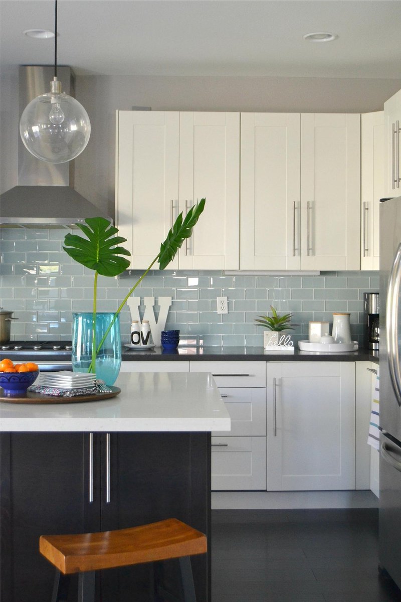 #Decorating your kitchen counter can make a lot of difference in the overall #interiordesign of your kitchen.  cpix.me/a/172778949