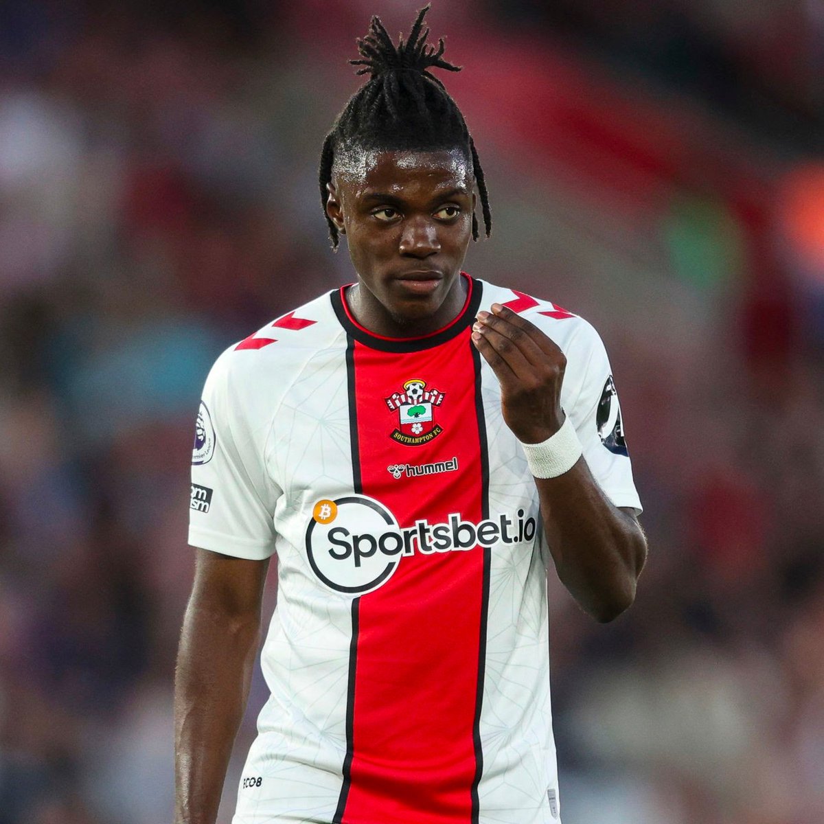 🚨 Would you go for Lavia or give Santos a chance? 

Thoughts, blues? #CFC