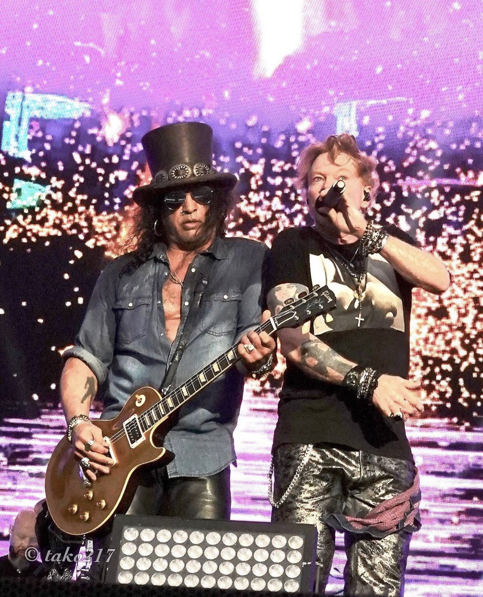 What a FANTASTIC shot 🤘🏻🔥 <a href="/Slash/">Slash</a>

06.30.23 - London, UK 🇬🇧 

Thx tako