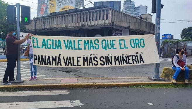 sinmineria's tweet image. Movimiento Panamá Vale Más Sin Minería exige ante la Asamblea Nacional de Diputados el rechazo del contrato con Minera Panamá, por inconstitucional, abusivo y perjudicial para la sostenibilidad ambiental, el orden jurídico y la soberanía del país.
