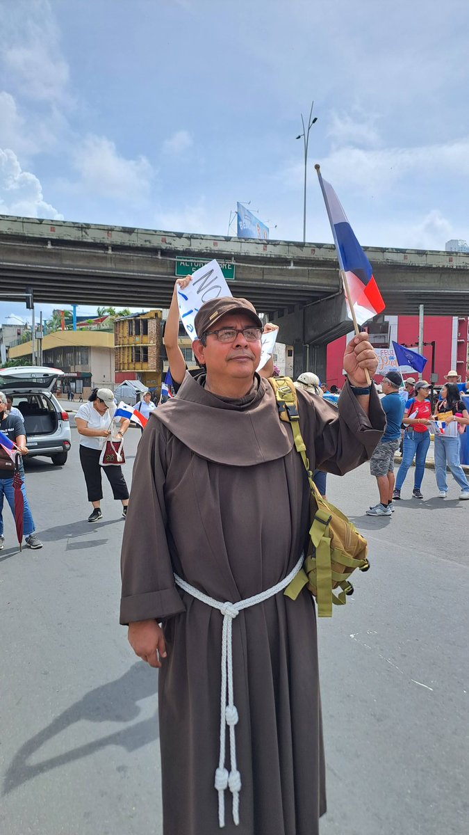 sinmineria's tweet image. Movimiento Panamá Vale Más Sin Minería exige ante la Asamblea Nacional de Diputados el rechazo del contrato con Minera Panamá, por inconstitucional, abusivo y perjudicial para la sostenibilidad ambiental, el orden jurídico y la soberanía del país.
