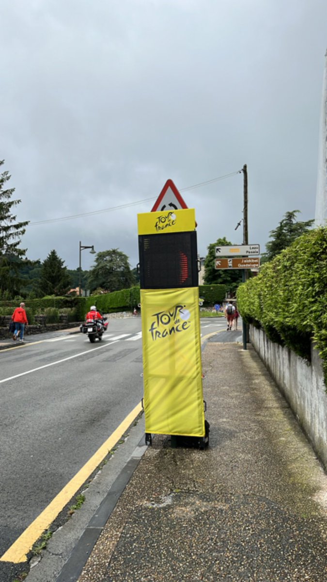 CnBtr's tweet photo. Hondarribia halkiyla Jaizkibel tirmanisina basladik💛 #TDF2023 @canereler @berkemceylan @sarpergunsal @Eurosport_TR https://t.co/jLW81jnBRm