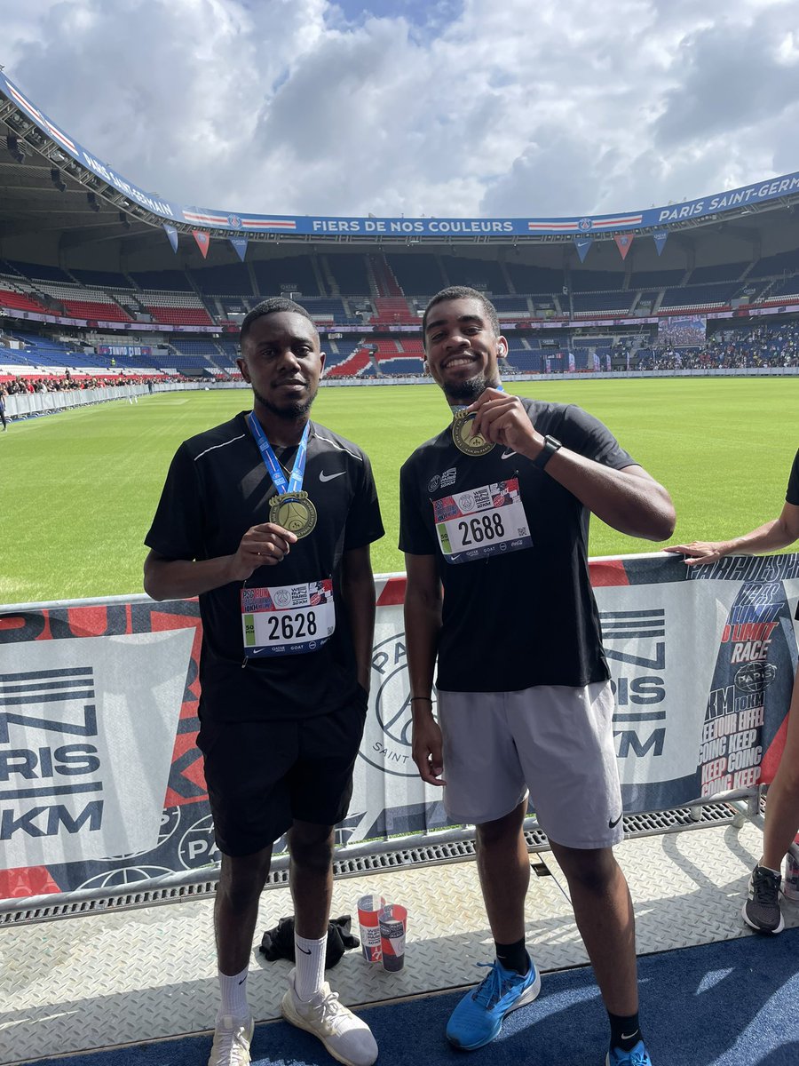 _johnmyg's tweet photo. 10 km du PSG 🔴🔵 #werunparis #psg https://t.co/2ALUyobZXu