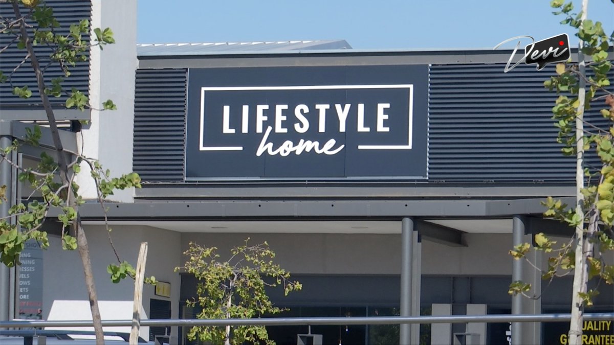 Devi_HQ's tweet photo. #Devi #Tonight #Sunday
18:00 @etv (194)
18:30 @eNCA (403)
β Purchased furniture from #LifestyleHome? How would you rate their service and products?
Following a slew of complaints, we went to check things out for ourselves.
β @BlackMabutho #StreetArt #WallsForCanvas https://t.co/MxMwVQ5hYK