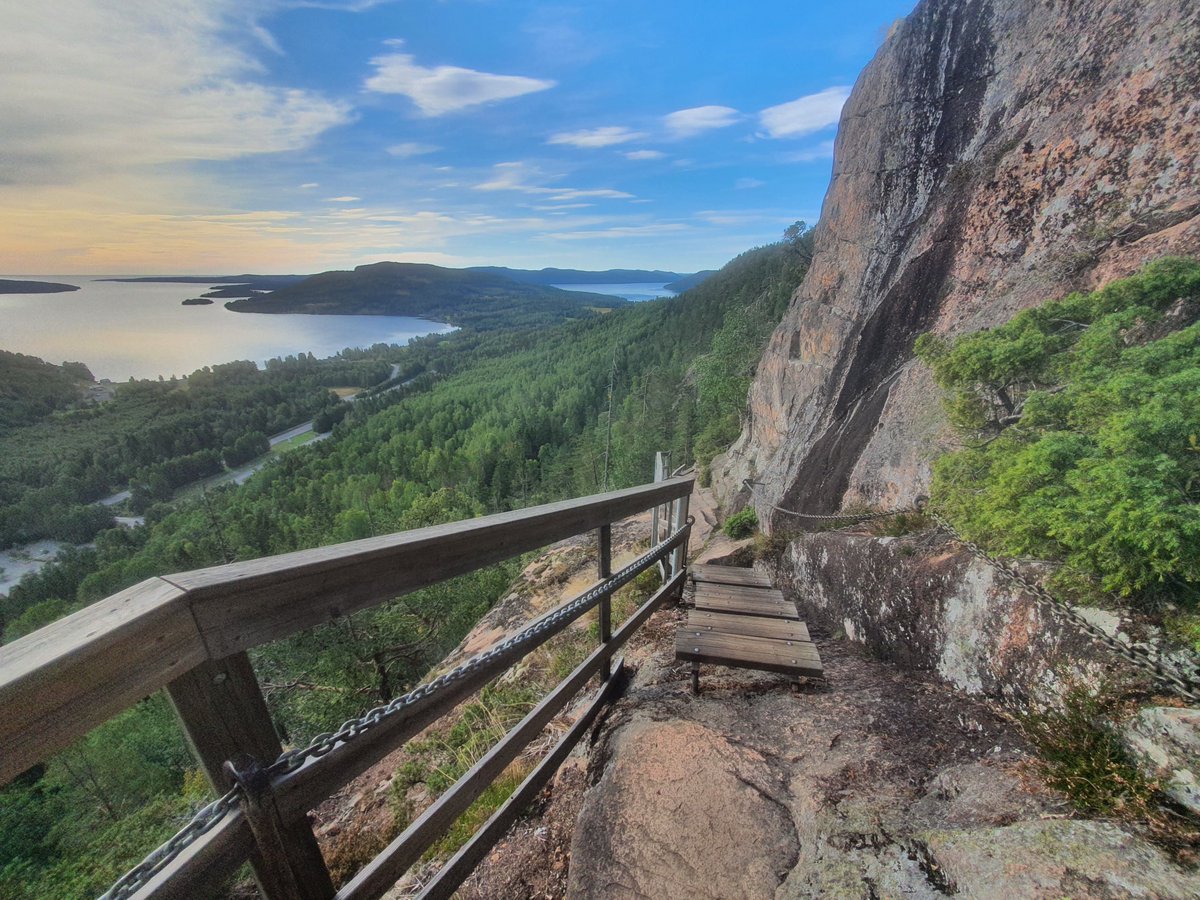 michashikes's tweet photo. 4 new trails at Skuleberget Naturreservat are now online, including one accessible trail: 

https://t.co/OmW5dqNJSJ

#hikingadventures #hiking #skuleberget #outdoors #outdooradventures #nature #scenicview #accessible #wheelchair #docksta #naturum #mountain #travel https://t.co/WxocoGgm7p