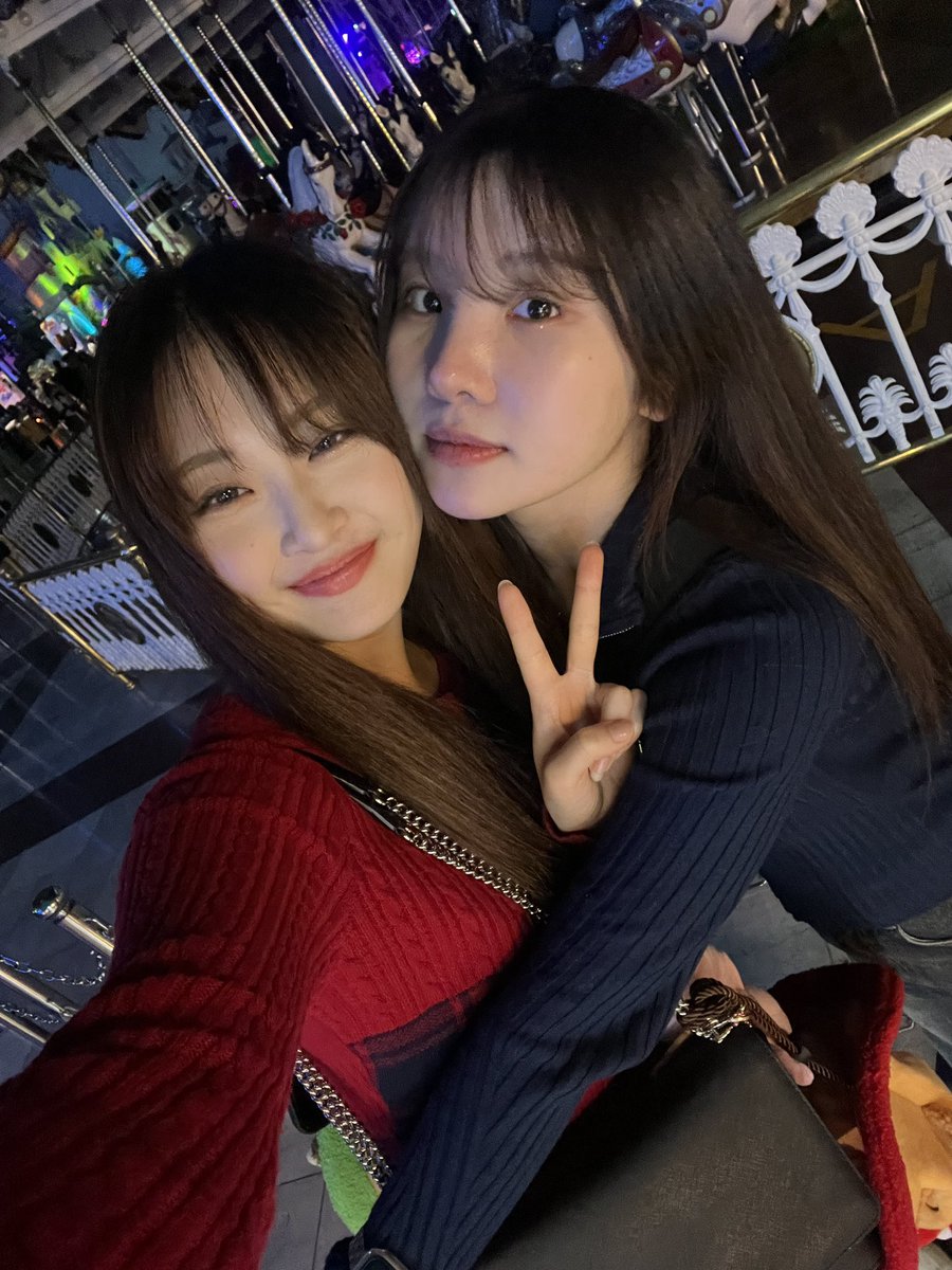 ILY1_MEMBERS's tweet photo. #몌몽
 우리 너구리리카 리짱 생일 너무너무 축하해~🤍 탄조비 메챠메짜 오메데또 혼또니 다이스키 🫧 내가 많이 사랑해 ㅎㅎㅎ 앞으로도 추억 잔뜩 쌓자🌈
#리리와_보내는_여름의_추억
#HAPPY_RIRIKADAY
#여름에_피어난_리리_생일_축하해 
#아일리원 #리리카 #탄조비 #오메데또 https://t.co/nW4iBtqnT7