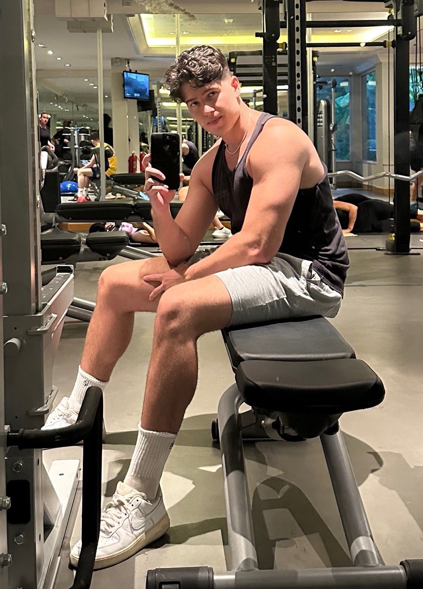 ttdo190's tweet photo. Treino aqui na Tailandia rendeu 😮‍💨 https://t.co/0ccNEIAcP1