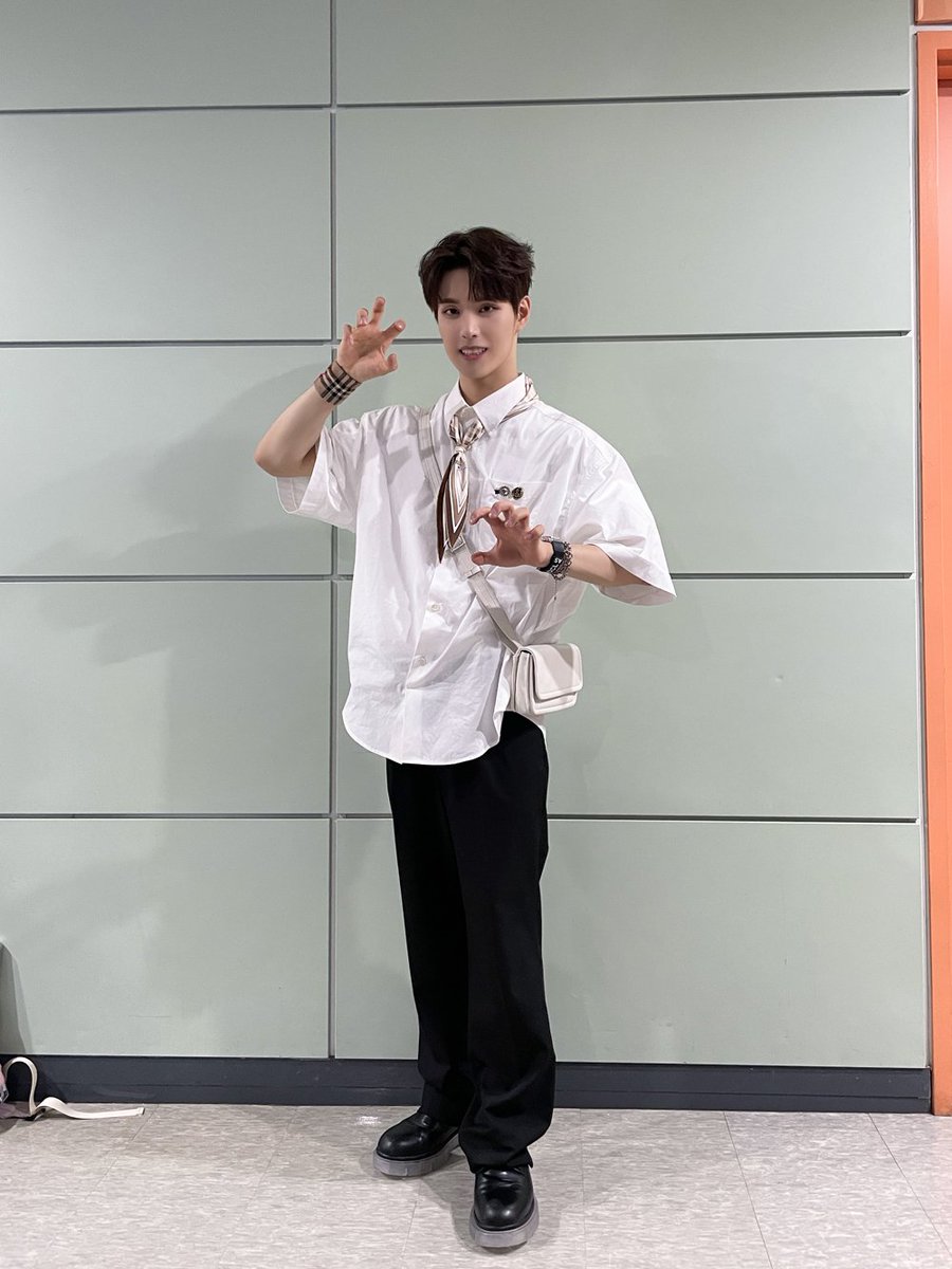 withxikers's tweet photo. [ 230702 | 📷 [xikerstyle] 'HOUSE OF TRICKY : Doorbell Ringing' - 활동 편 (2) ]

• Jinsik
→ https://t.co/v6RXamWBqn
•
#xikers #싸이커스 @xikers_official #JINSIK https://t.co/CntFmODZkg