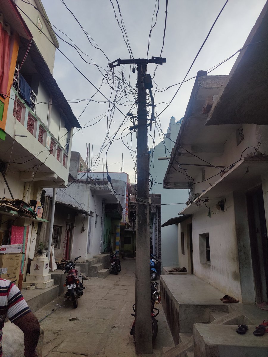 deepakmeher47's tweet photo. @TPSODL meherpada, manamunda,Boudh
There has been Voltage fluctuation in our area since last three https://t.co/oAROaGh13H, cooler are not working due to low voltage.Complain was registered with tpsodl customer care but no one has looked in to it yet. https://t.co/N0Fqdyxmz0