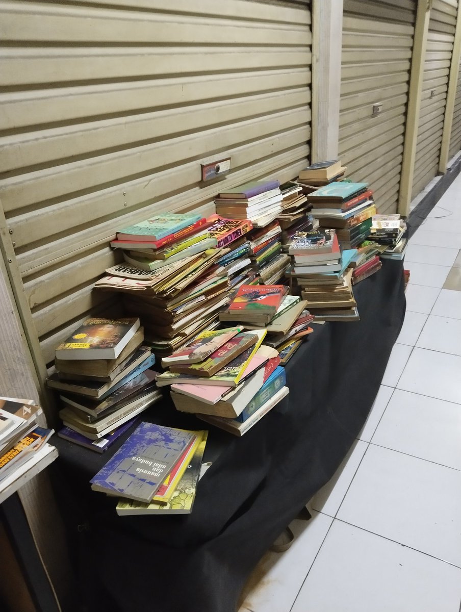 Toko Buku Diponegoro tweet media