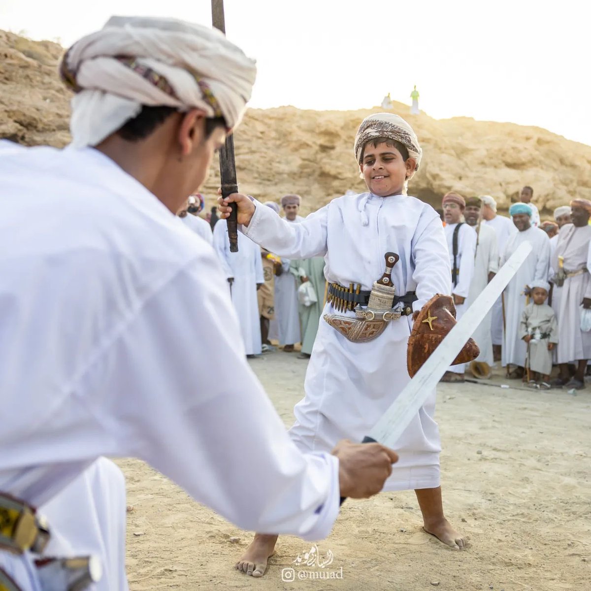 OmanspireA's tweet photo. مشاهد من عزوة فنجاء العريقة وإطلاق المدفع معلناً ختام أيام العيد 🇴🇲⭐️
رابع أيام عيد الأضحى المبارك ١٤٤٤
📸: @muiad123
#فنجاء #بدبد #مدفع_فنجاء #عزوة_فنجاء
#Fanja #عمان_الملهمة #عُمان https://t.co/oiCqj8Qw0E