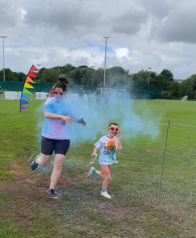 MummyWoodyTwins's tweet image. The best Sunday exercise I’ve ever done #RainbowRun #ColourRush