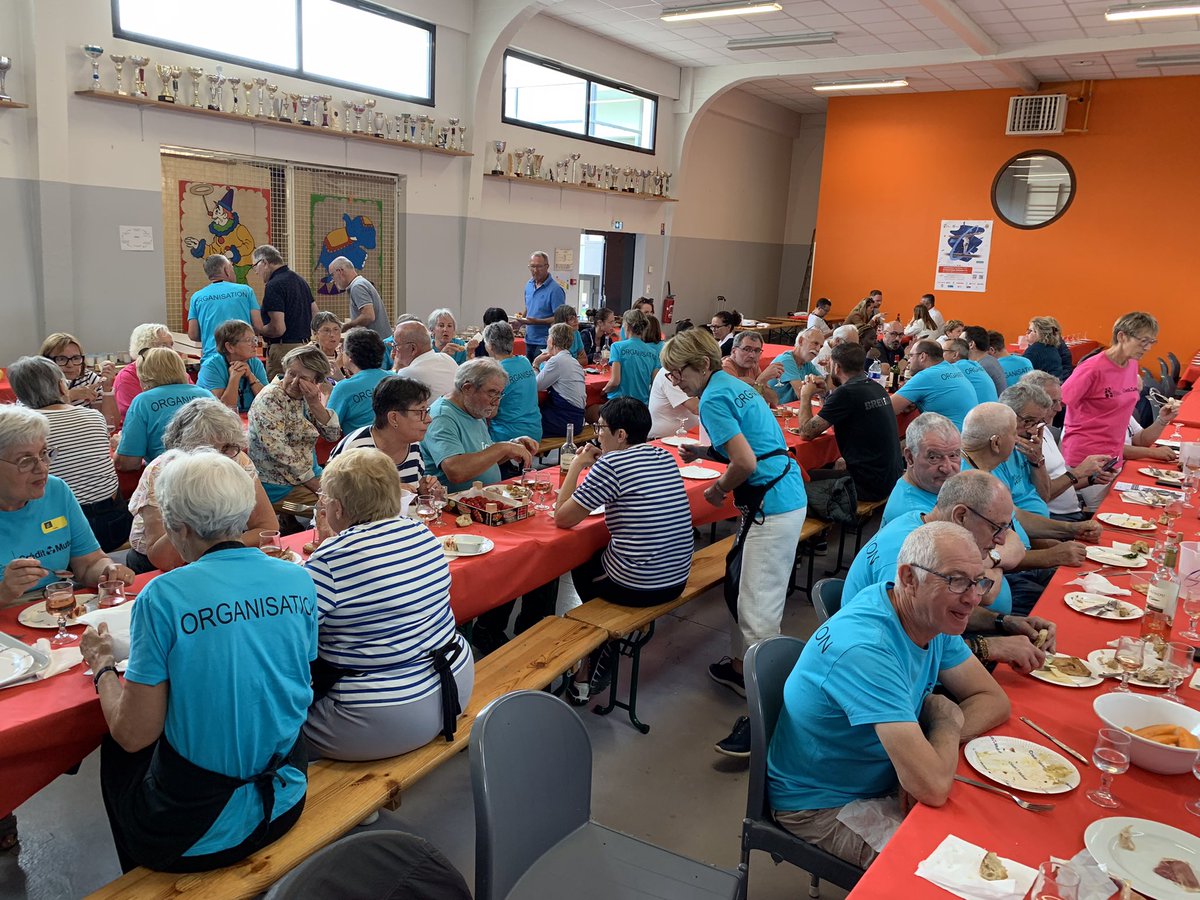 Récompenses National gymnastique féminine @laFSCF. Merci à toutes et à tous pour l’organisation de cette belle manifestation organisée par la #Cambronnaise Gymnastes, bénévoles, juges, arbitres, agents des différentes mairies. Un de mes plus souvenirs d’adjoint <a href="/stsebsurloire/">Saint-Seb</a>