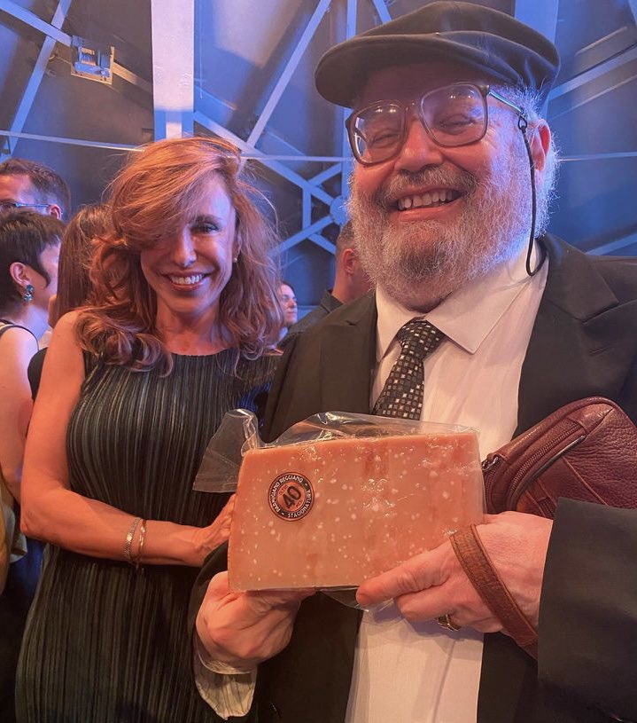A highlight of traveling around the world is to run across my dear and talented friend and colleague Verónica Pérez Guarnieri. This time we met in Brussels during the #AIIC70 activities, and she was there when I won the big parmigiano that <a href="/interpretiaiic/">AIIC Italia</a> contributed the raffle.