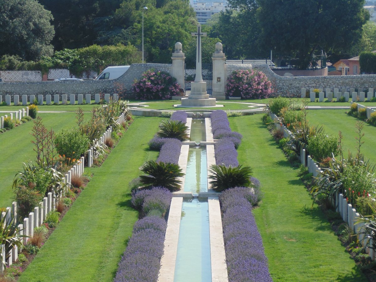 Iaincraig9's tweet photo. @janelansdown68 @CWGC https://t.co/T4JhD9EphT