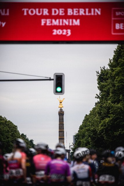 CindyPomares's tweet photo. Une nouvelle capitale avec lβΓ©quipe @awolcyclingteam !
Tour de Berlin β
#cycling #womencycling #roadcycling #critday #rideandshare #enjoyyourride https://t.co/VjPfXiNNGZ