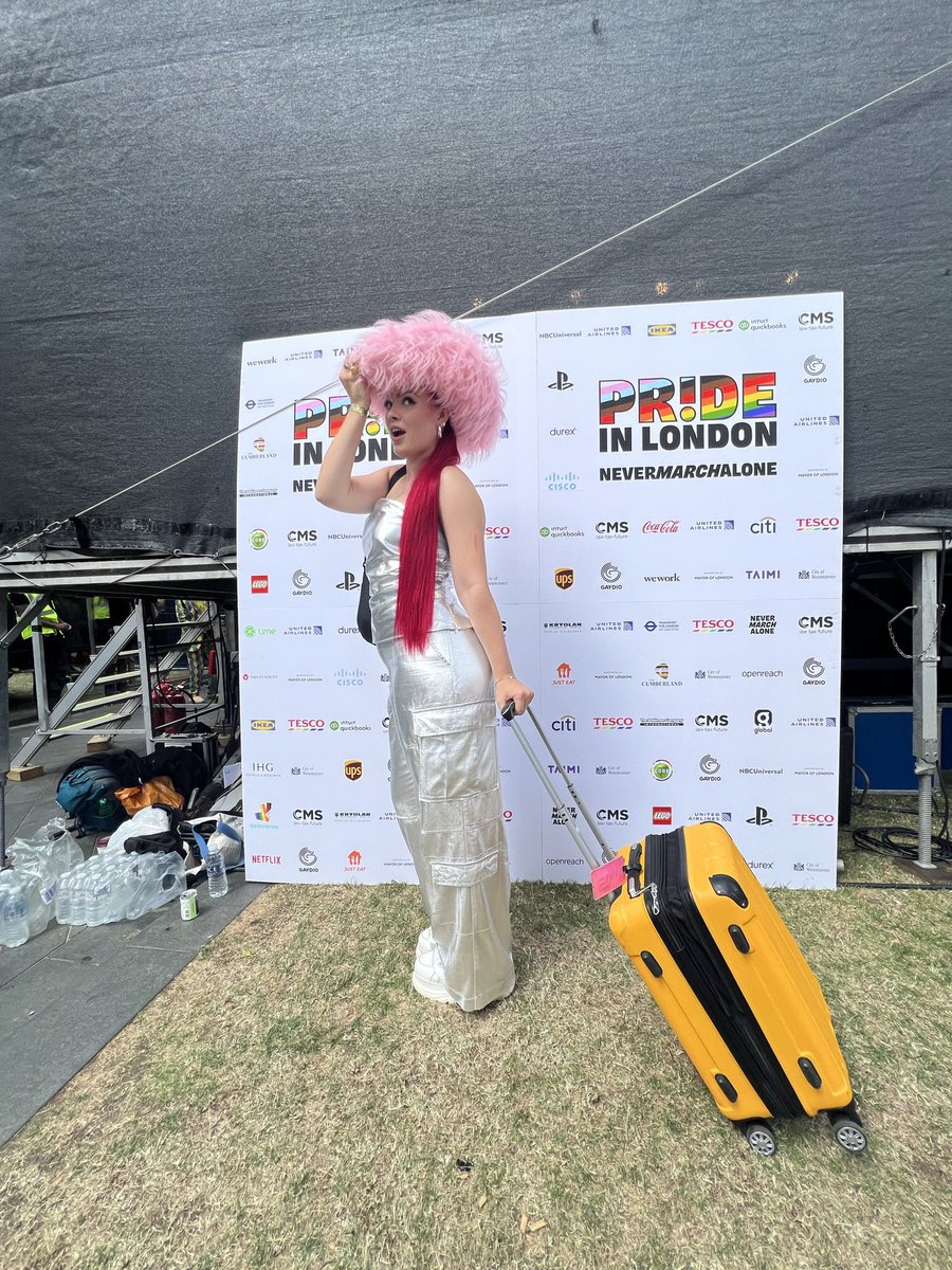 Eden Hunter, National Treasure (@edenhunter_) on Twitter photo 