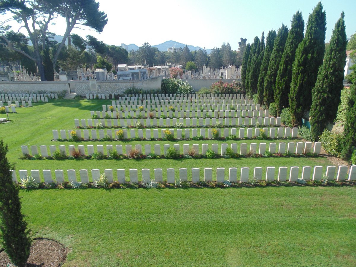 Iaincraig9's tweet photo. @janelansdown68 @CWGC Photos taken in 2017 https://t.co/b8TYWya8ui