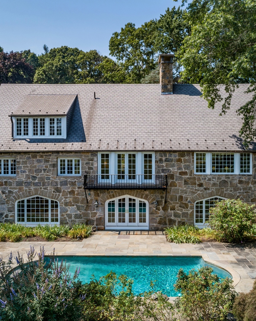 wpsir's tweet image. Introducing The Marsh House, a remarkable waterfront estate located at 1 Neck Road. 

Learn more via the link below.
wpsir.co/1NeckRoad
⁠⁠
#WPSIRListings #WPSIROldLyme #WPSIRTheShoreline #BeyondTheCity #WPSIR #SothebysRealty #TheShoreline