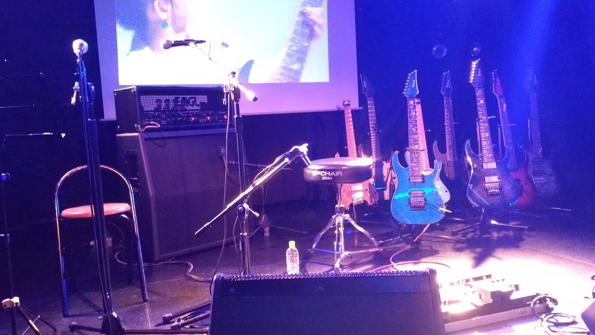 kazuhihi_baboon's tweet photo. 楽しいギタークリニックでした！
次回開催を祈ってます！
購入したギターは二、三日後に届くでしょう
ちなみにstyleの質問をしたのはアタクシです😅
#葉月　#NEMOPHILA #HAZUKI   #イケベ楽器 https://t.co/IcRrwhCqeZ