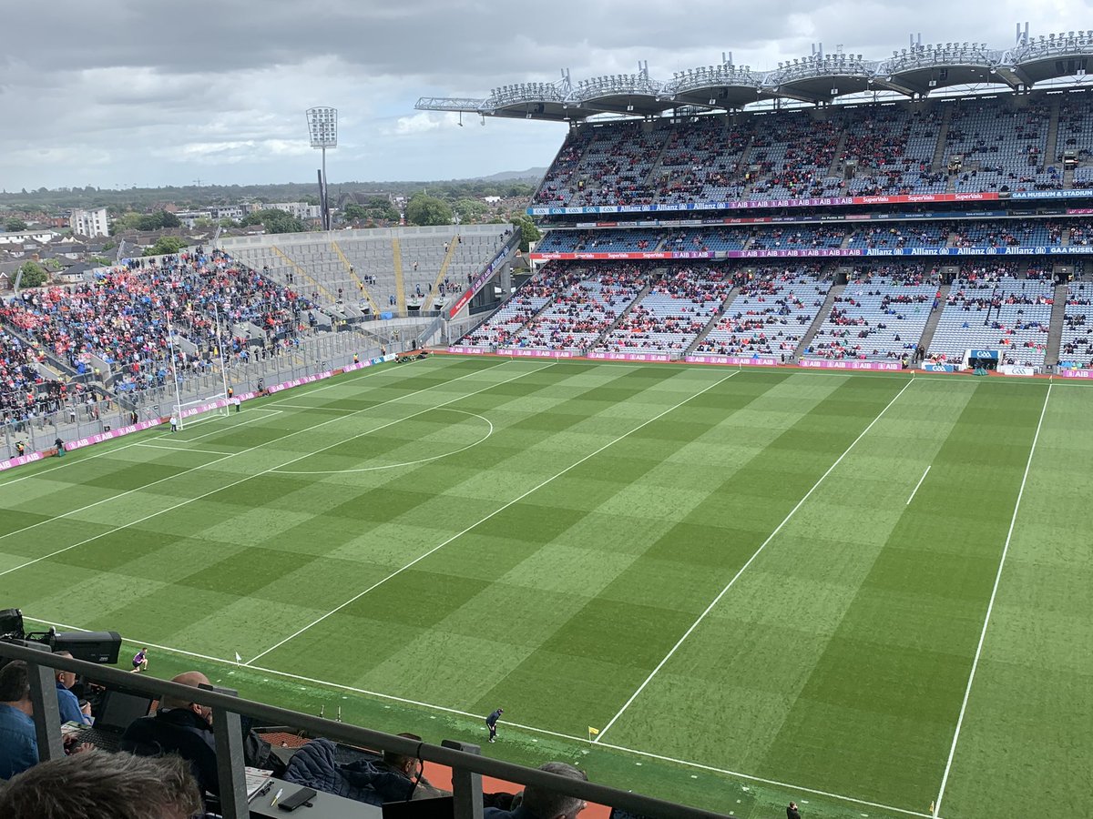 SheehanDiarmuid's tweet photo. @Corkman_ie you’d really want to love the game. Nobody in Derry half right now. https://t.co/eoPqESsRwl