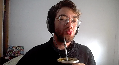 CHE ACABO DE PRENDER A LAS 10 AM ESCUCHANDO LA OREJA DE VAN GOGH, LOS ESPERO CON MATECITOS   

TV/ZEMENEA