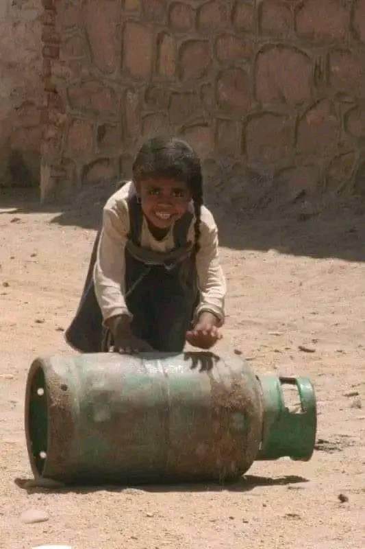 **
🫢🏃🏃🏃🏃

**
وش سمها الحين على التويتر ؟؟؟😂🌚

🏃🏃🏃