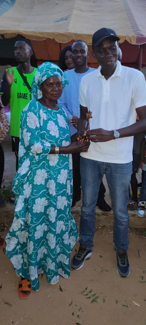 damebeye1's tweet photo. Les rideaux sont tombés ce samedi 1 juillet 2023 marquant la fin du Tournoi de football des jeunes du quartier de Peryssac. 
L’honneur ne pouvait être plus grand que d’être le parrain de cette activité qui participe à renforcer la cohésion et l’amitié dans ce quartier de Peryssac https://t.co/PSijz1nCQX