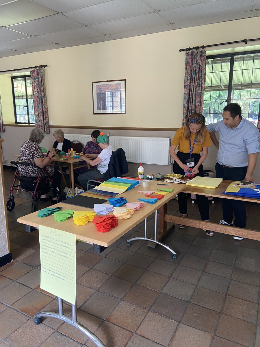 LivingFully_Net's tweet image. Starting our workshops! This one is the art workshop! 🎨

#valueability #edithstein #london #uk #aylesford #kent #workshop #conference #june #july #kairos #value #art #special