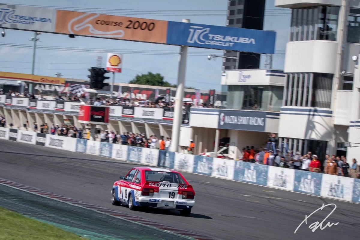 SobuYoshikazu's tweet photo. TS CUP Minor Touring in TC2000 

予選2位
決勝1位

荒れたレースになりましたが、初優勝することが出来ました！
マスター、みんなで頑張ったよ😊
応援、サポートありがとうございました👍

#ガレージヒタチ
#jcca #tscup #tsサニー #b310 
#筑波サーキット #tc2000 
#やましんphoto https://t.co/dp4tIaa9se