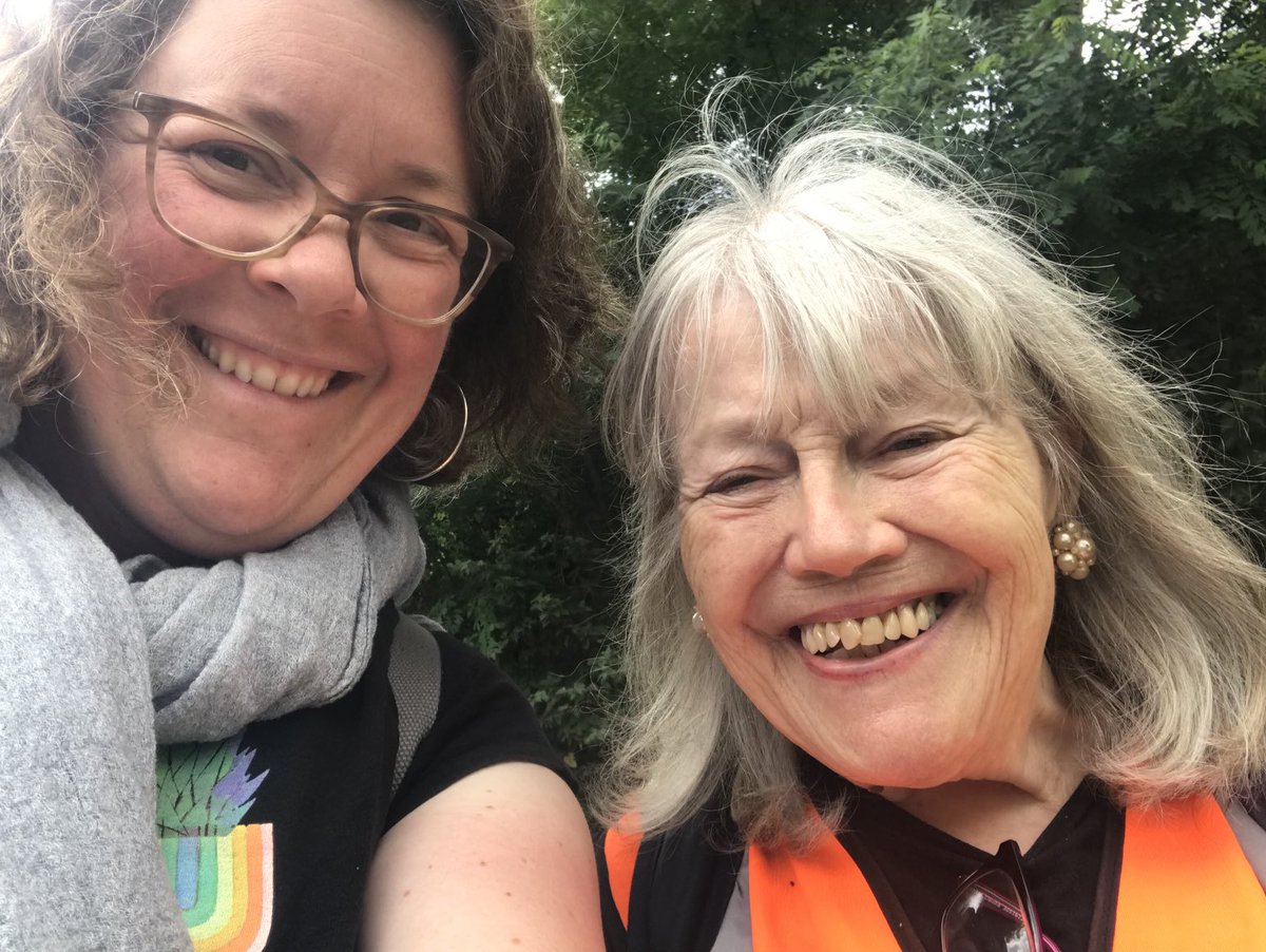 sarahcreates's tweet photo. A super lovely lunchtime, meeting friends old and new at  #Hampsteadsummerfestival on @HampsteadHighSt with ⁦@MPSHampsteadTn⁩ @SuziMartinbird and @LCinNW https://t.co/NyWtjDg3gb