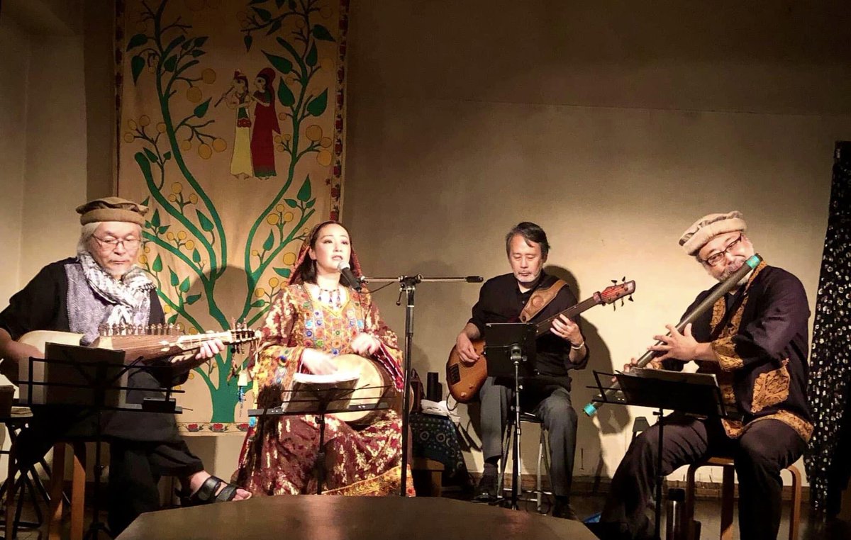 今度の金曜日、7/7は7時から音や金時でちゃるぱーさです！ゲストはバーンスリーの寺原太郎さんとベースの野田良平さんです。ご予約の必要はありませんので、ふらりと是非、お待ちしております♫