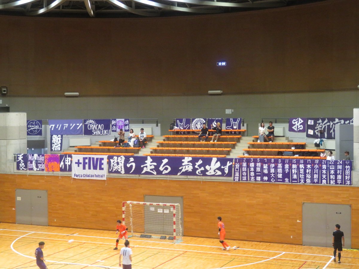 cs_museum's tweet photo. 本日のクリアソン。(JFL∶休節)
フットサル[○2−1サンパチオ]∶選手横断幕、今季初の全員分掲出。3年半ぶりの「クリアソン オレ！」コール。鮮やかな逆転勝利。
Procriar[○5−0むさしの]∶開幕6連勝。大和田選手ハットトリック。昨季までプロクリ在籍，むさしのFW高橋蔵之介選手の幕も出しました。 https://t.co/wdFHhMRYVd