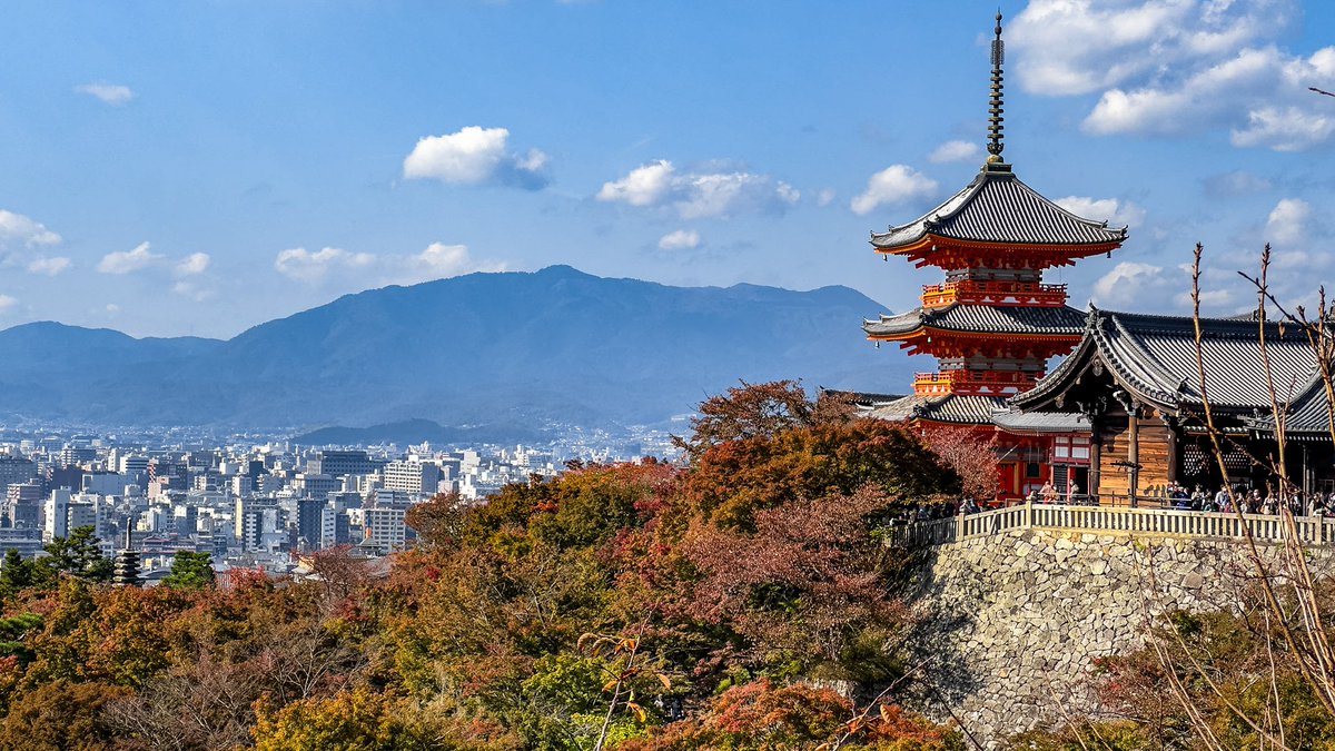 PrettyOkTravel's tweet photo. We went to Kiyomizu-dera not knowing it was culture day. The long hike up the Kyoto hills was packed with locals going for a holiday shrine visit.  The top was worth it though, as the views against the backdrop of the city were breathtaking.

#japan #kyoto #kiyomizudera #temples https://t.co/cCvalgMihd