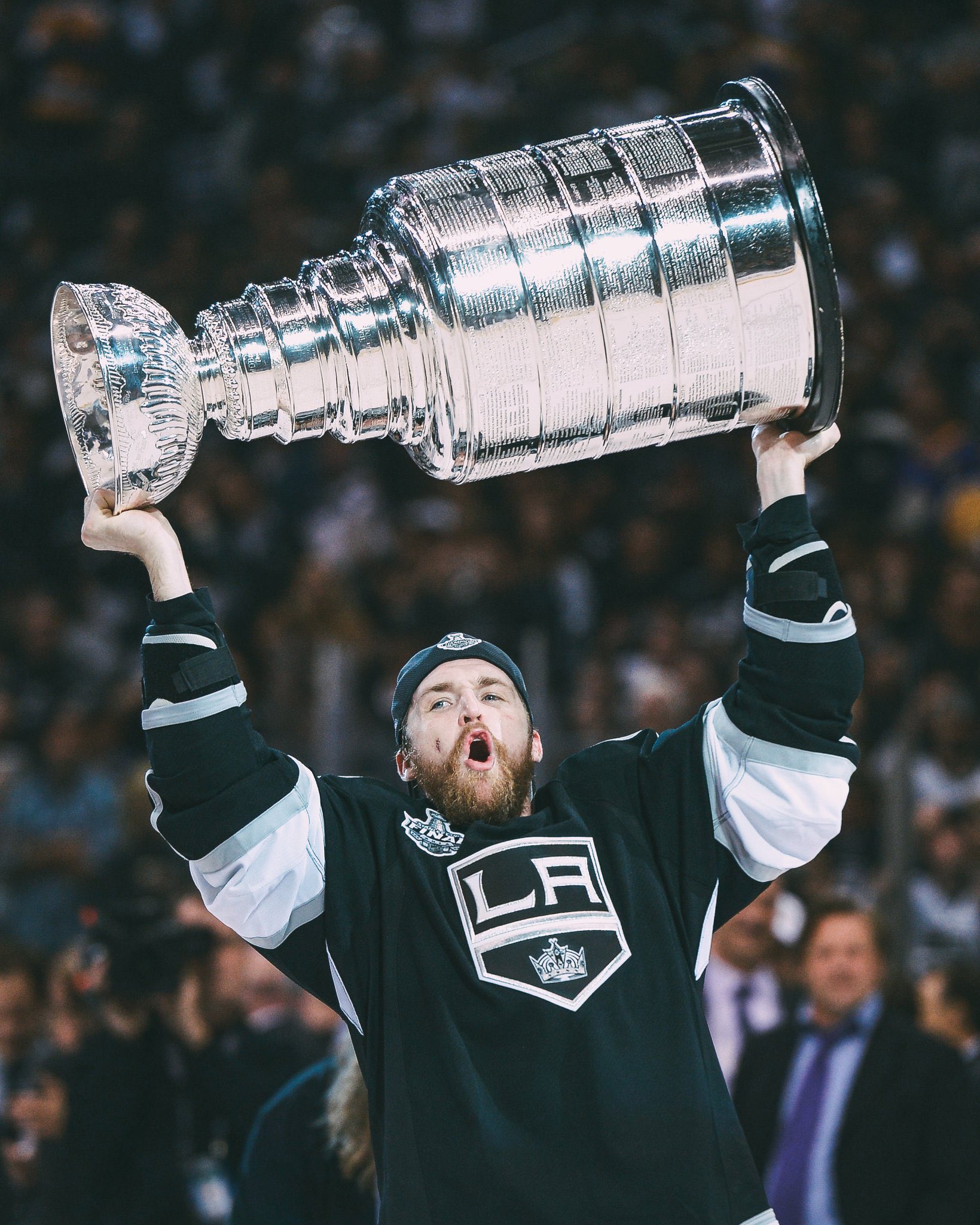 La kings hockey sales fights cancer jersey